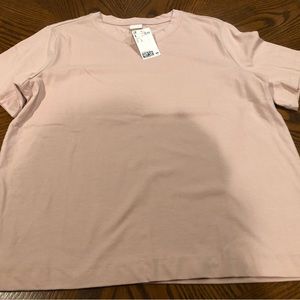 H & M women’s light pink short sleeve tee, size Large, NEW
